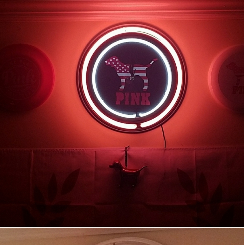 MAJOR ISO: PINK DOG NEON CLOCK!! # VS Victoria's Secret